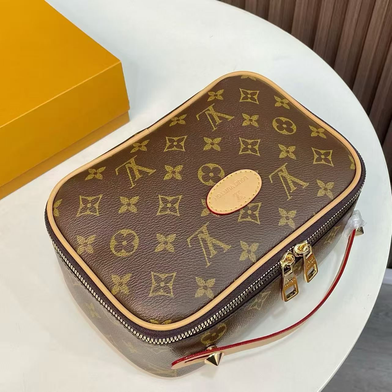 Makeup bag