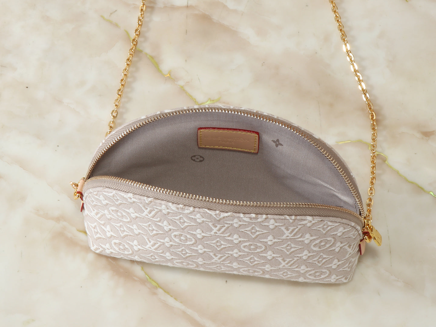 Medium makeup bag