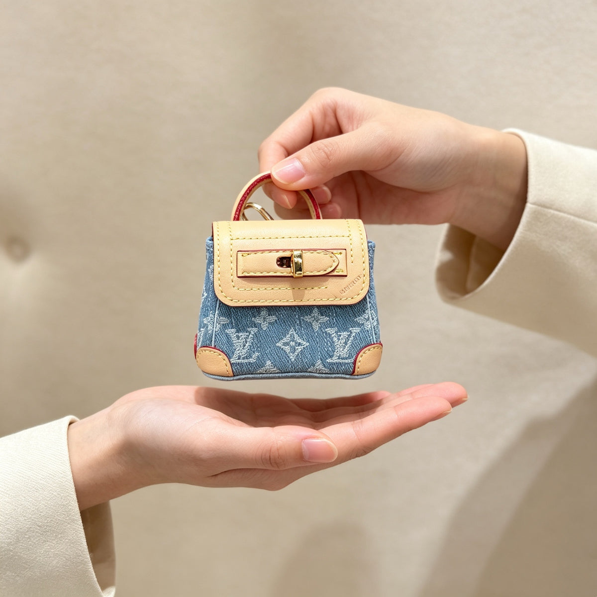 Tiny metis bag