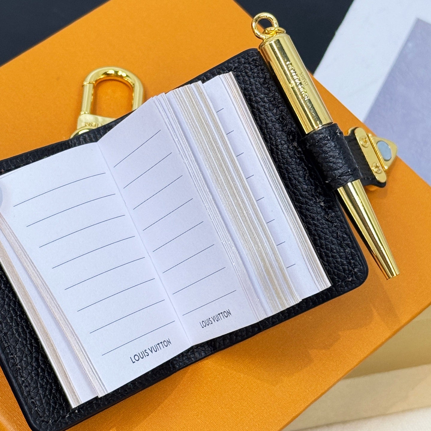 Mini notebook bagcharm (can open&write)