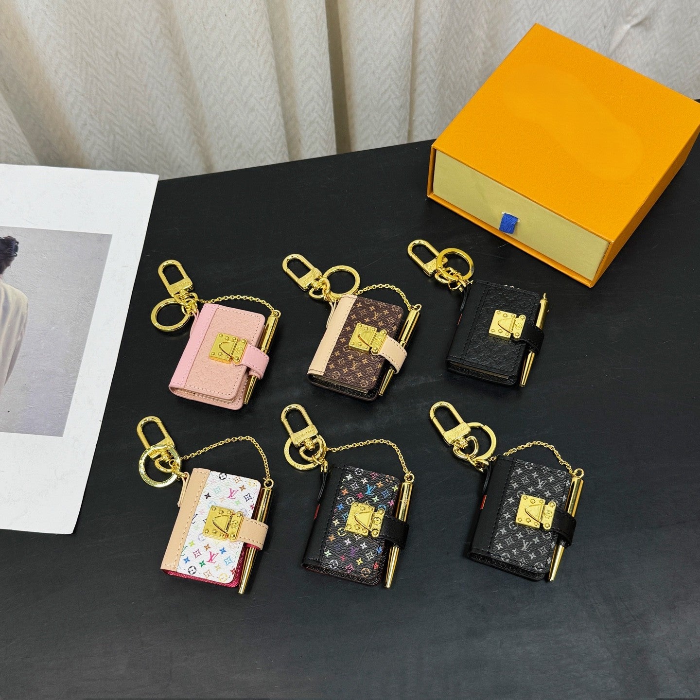 Mini notebook bagcharm (can open&write)