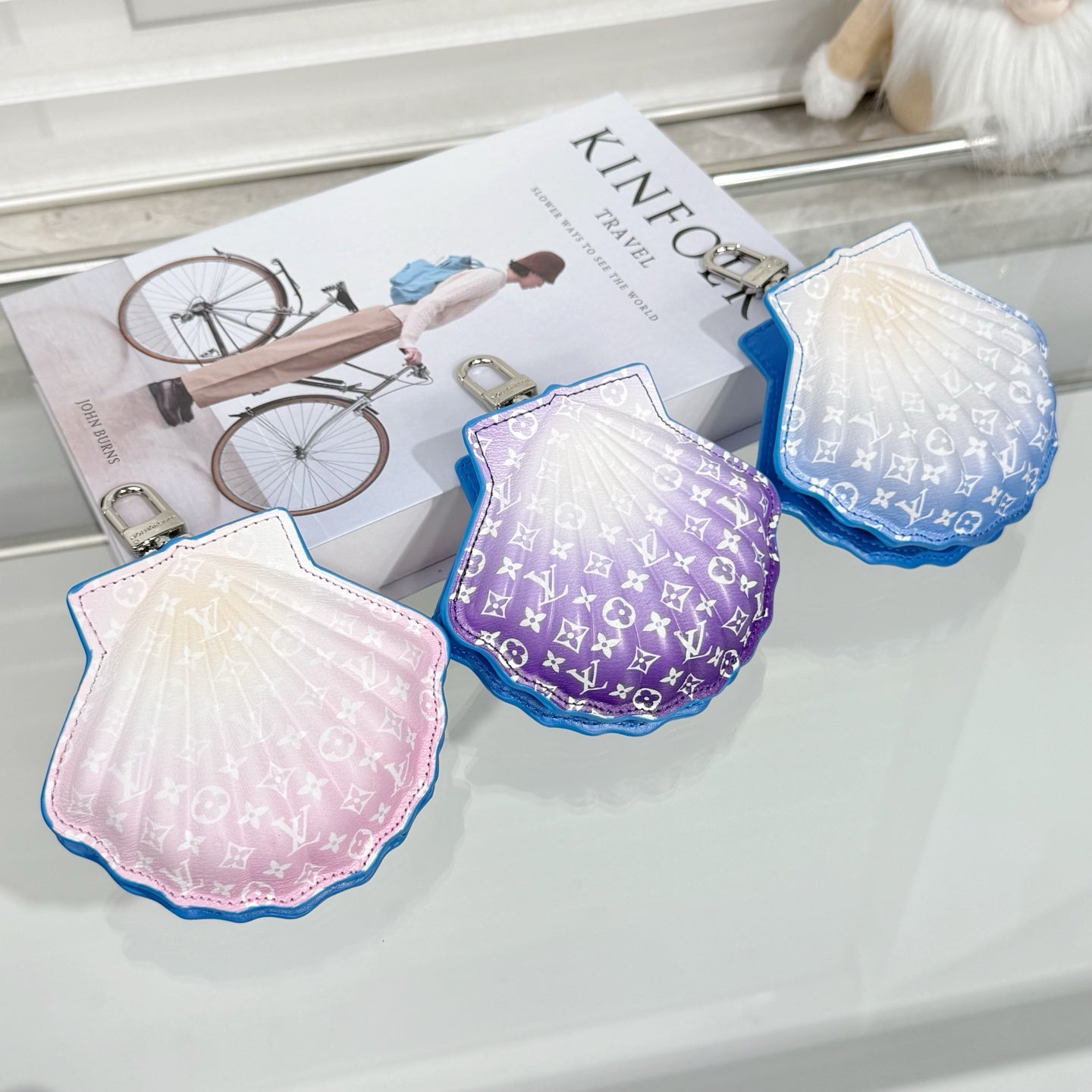 Mini shell bag charm