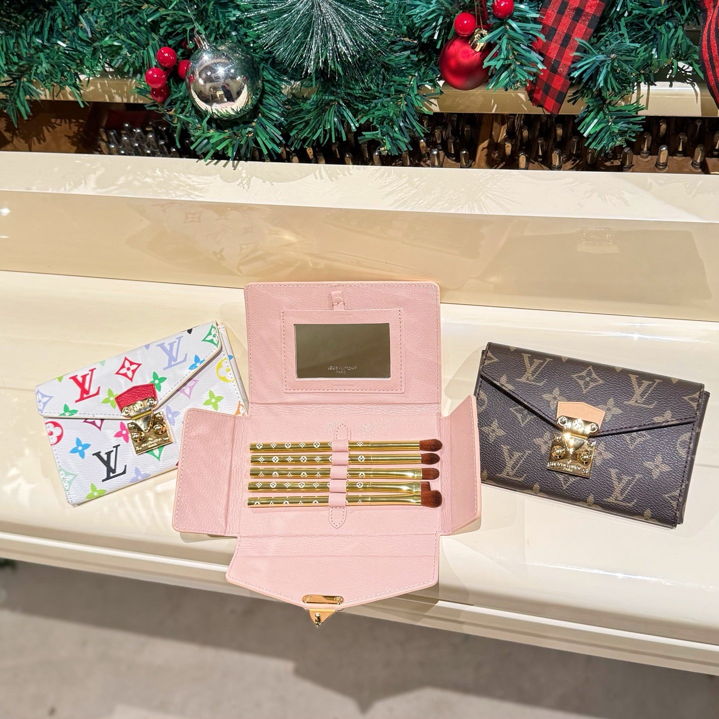 Lip and eyeshadow brush