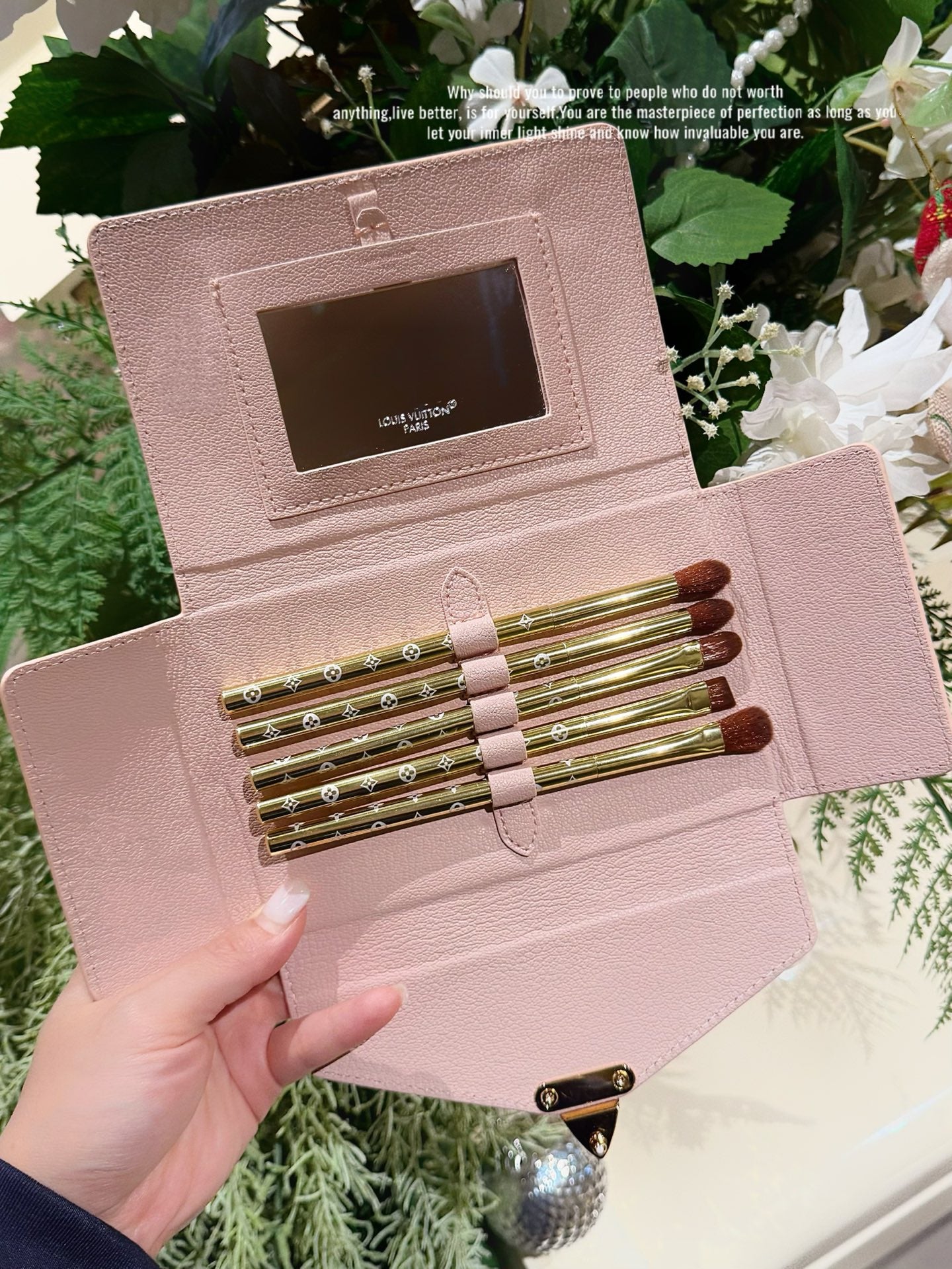 Lip and eyeshadow brush