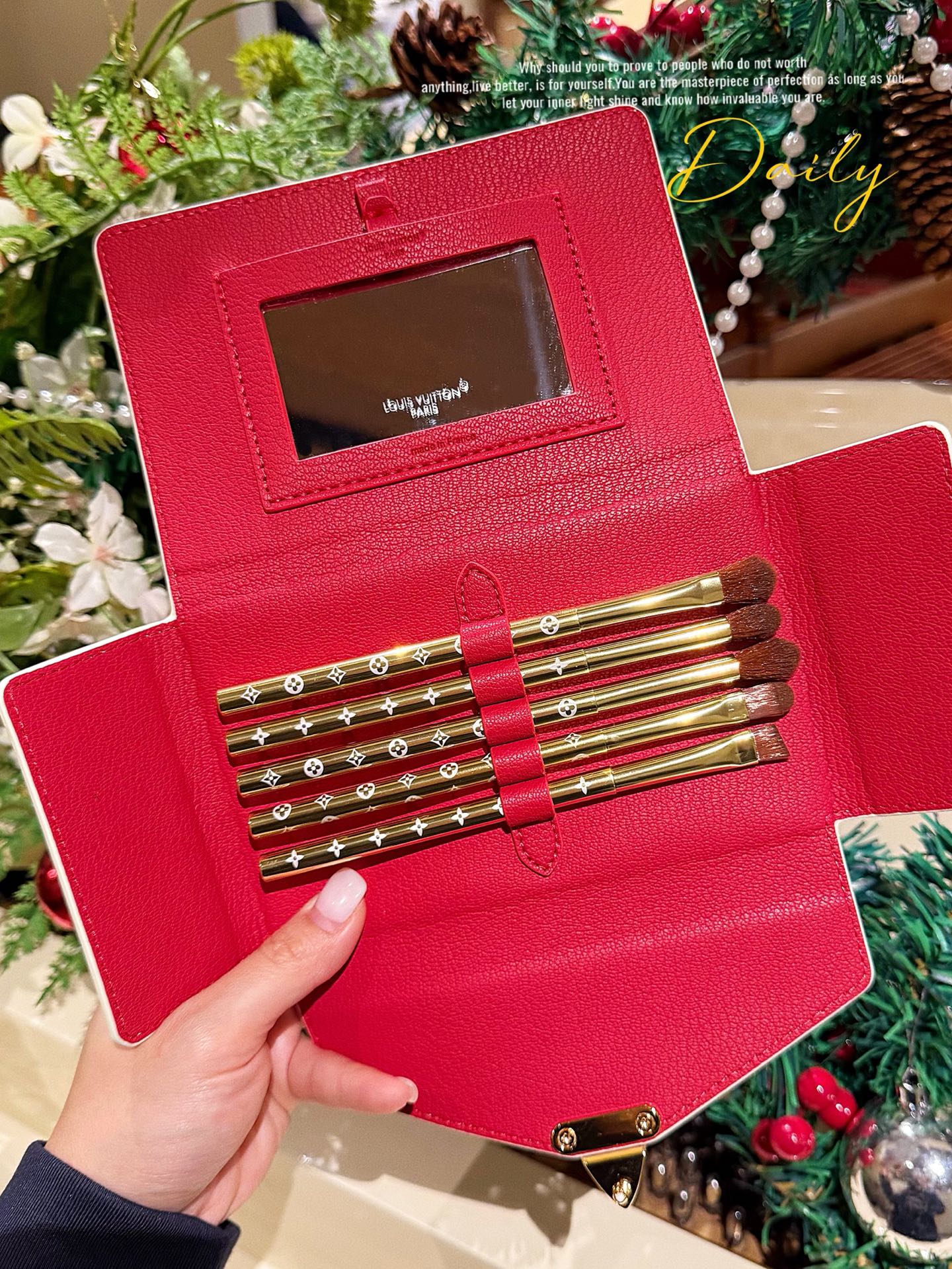 Lip and eyeshadow brush