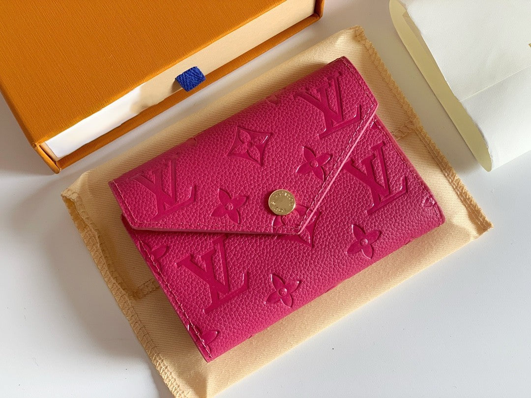 Lychee-patterned wallet