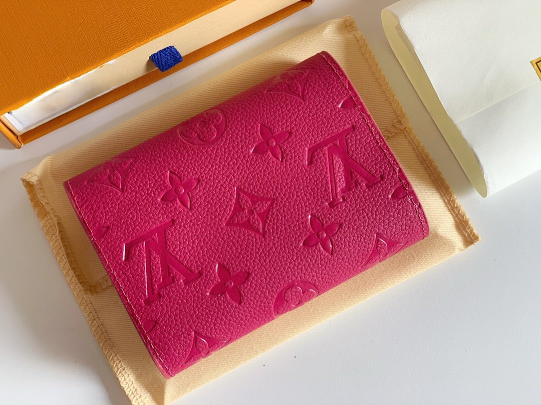 Lychee-patterned wallet