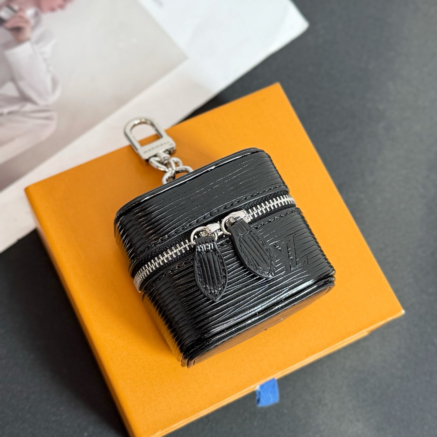 Mini Airpords makeup bag