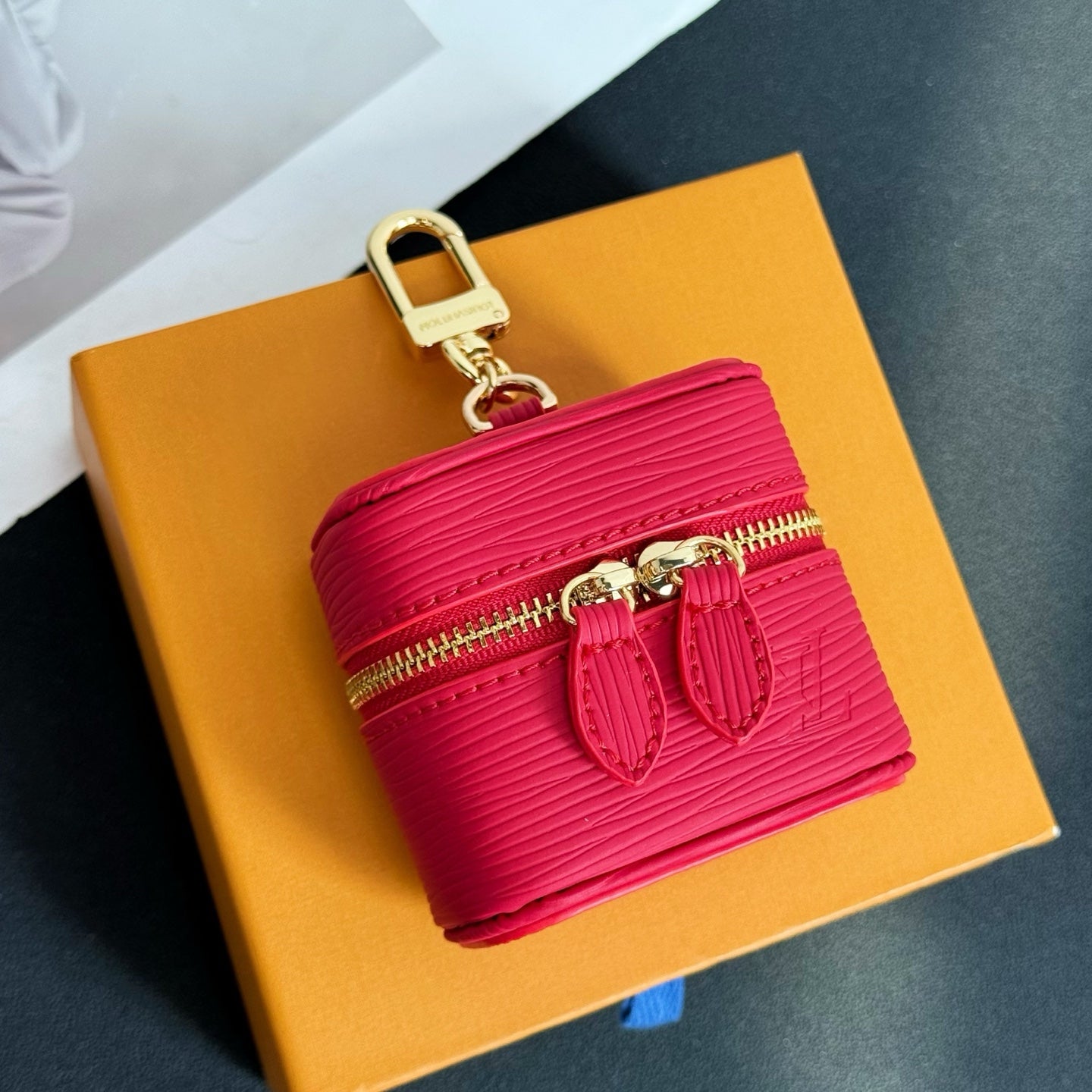 Mini Airpords makeup bag