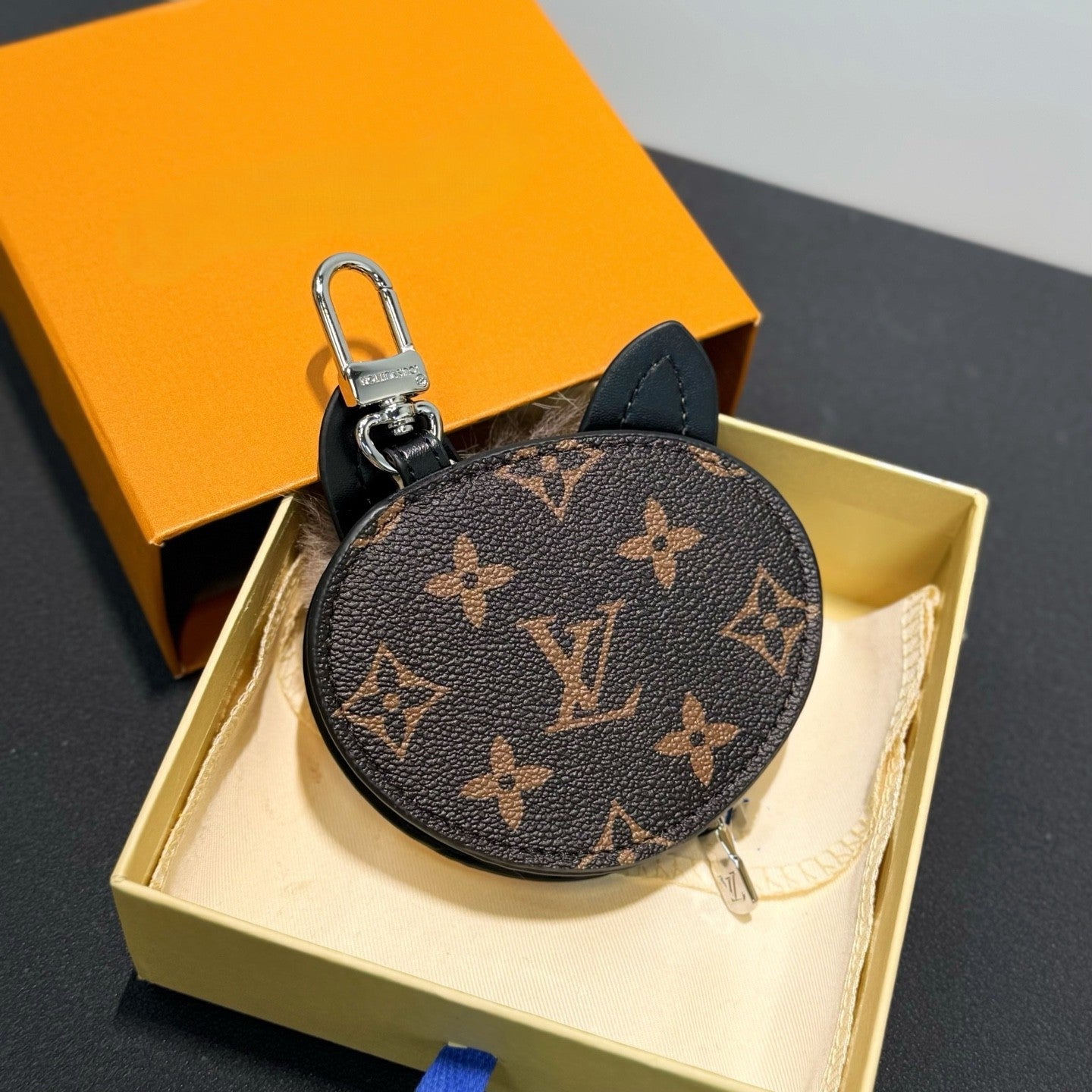 Fox head bag charm airpods case