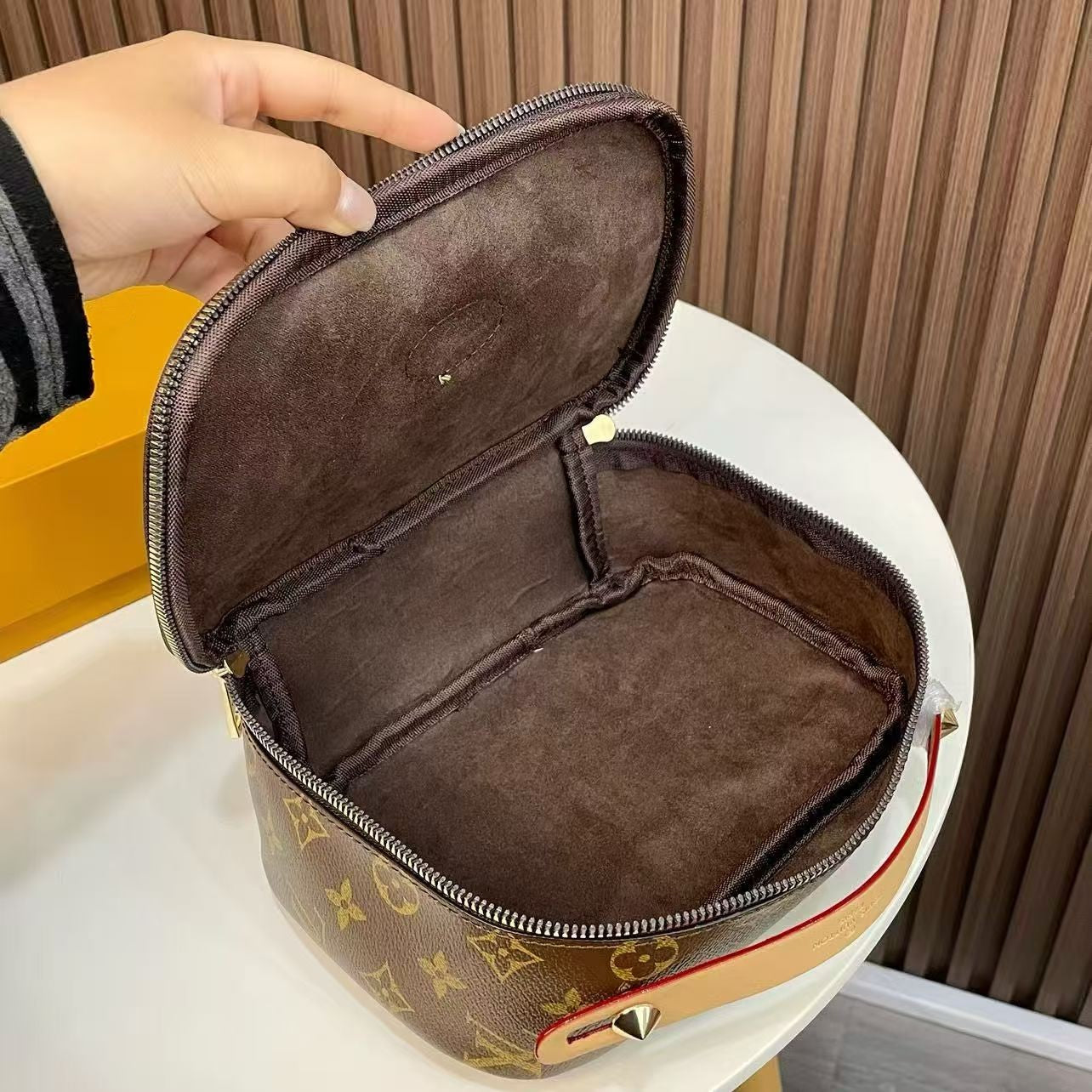 Makeup bag