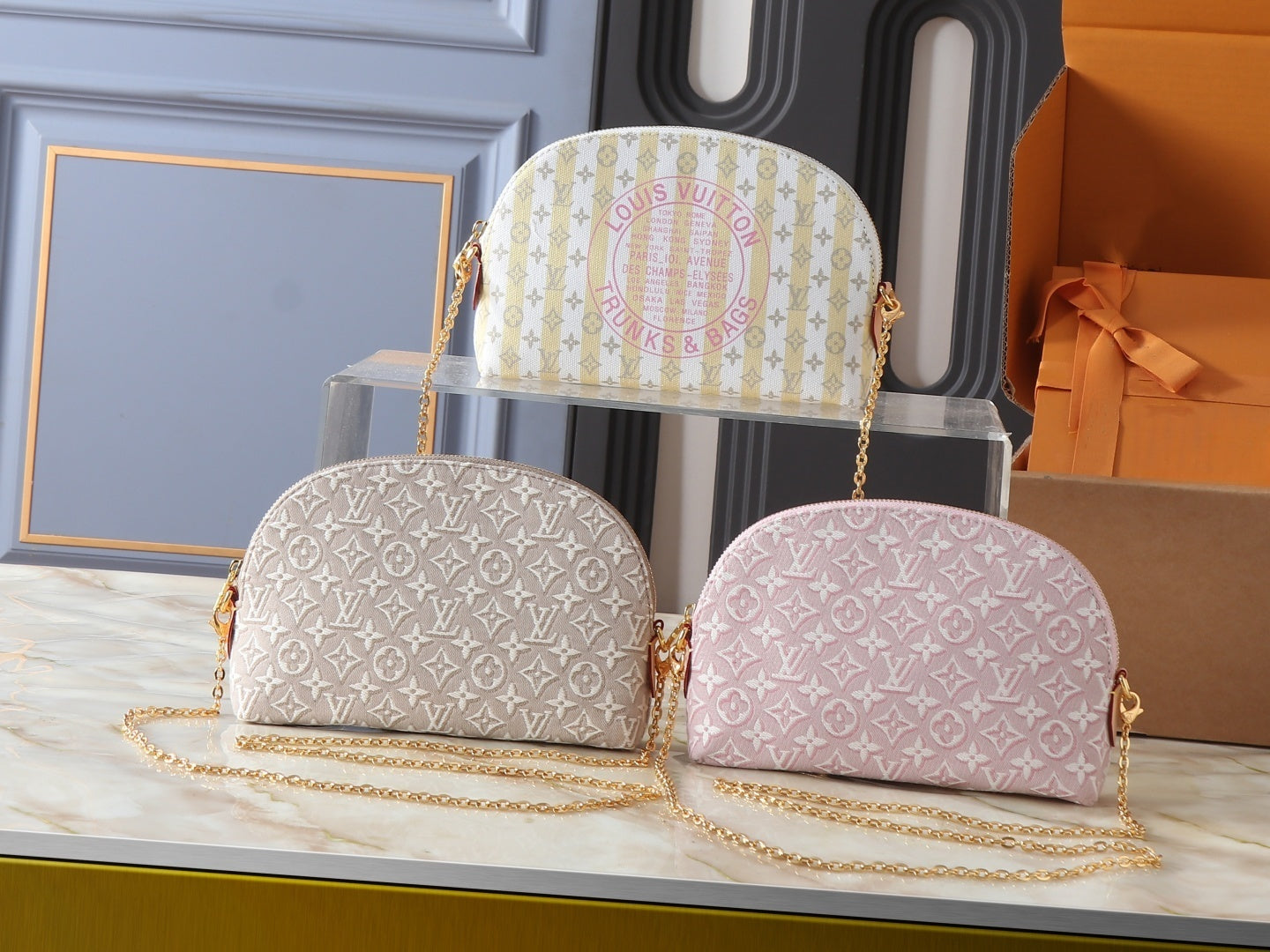 Medium makeup bag