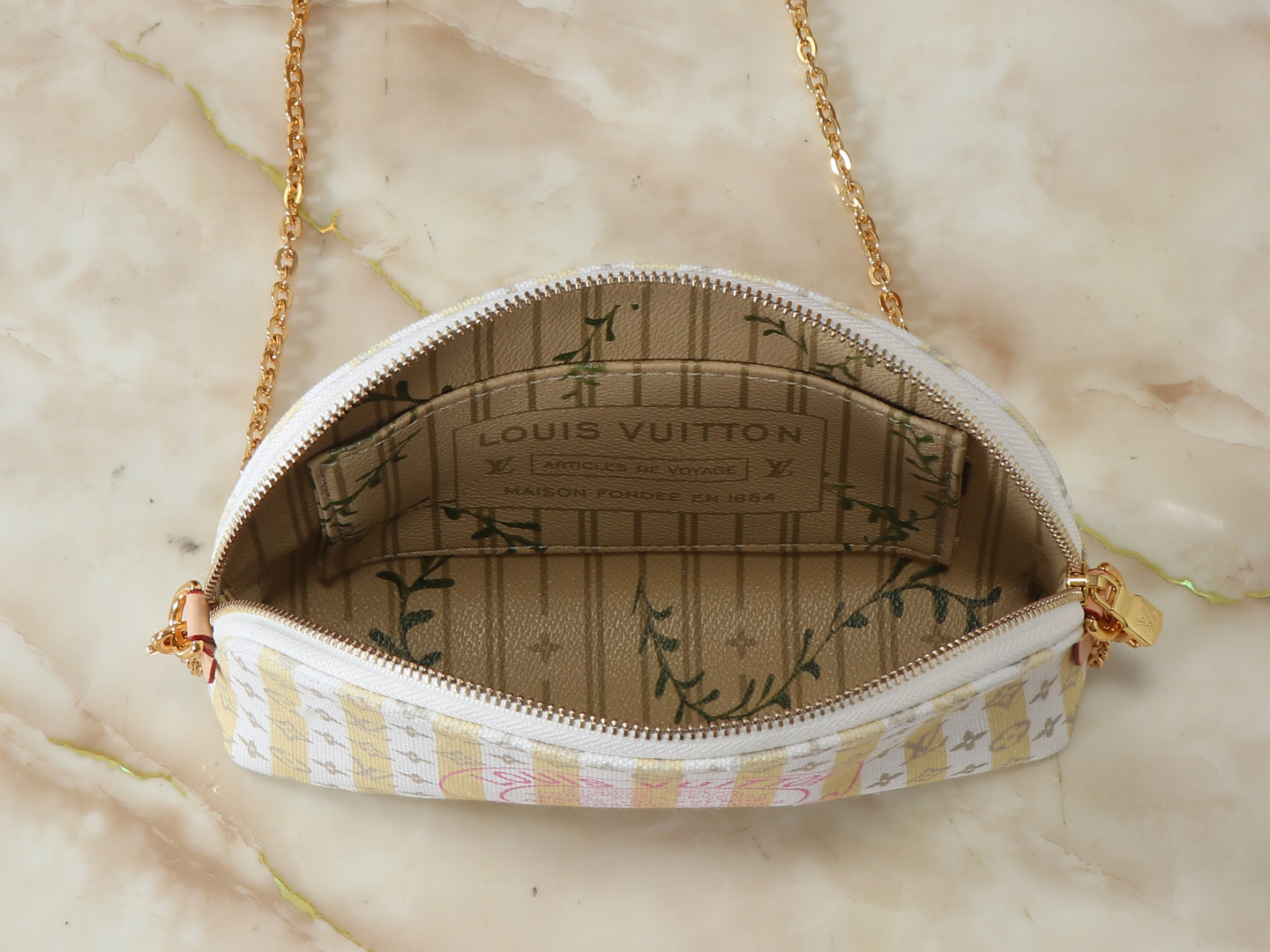 Medium makeup bag