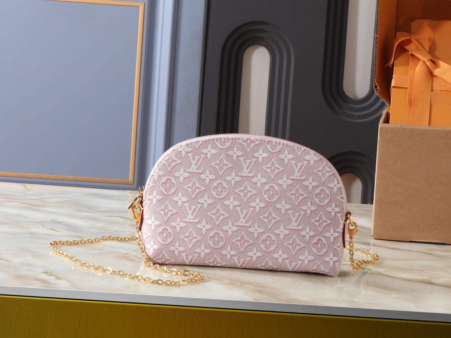 Medium makeup bag