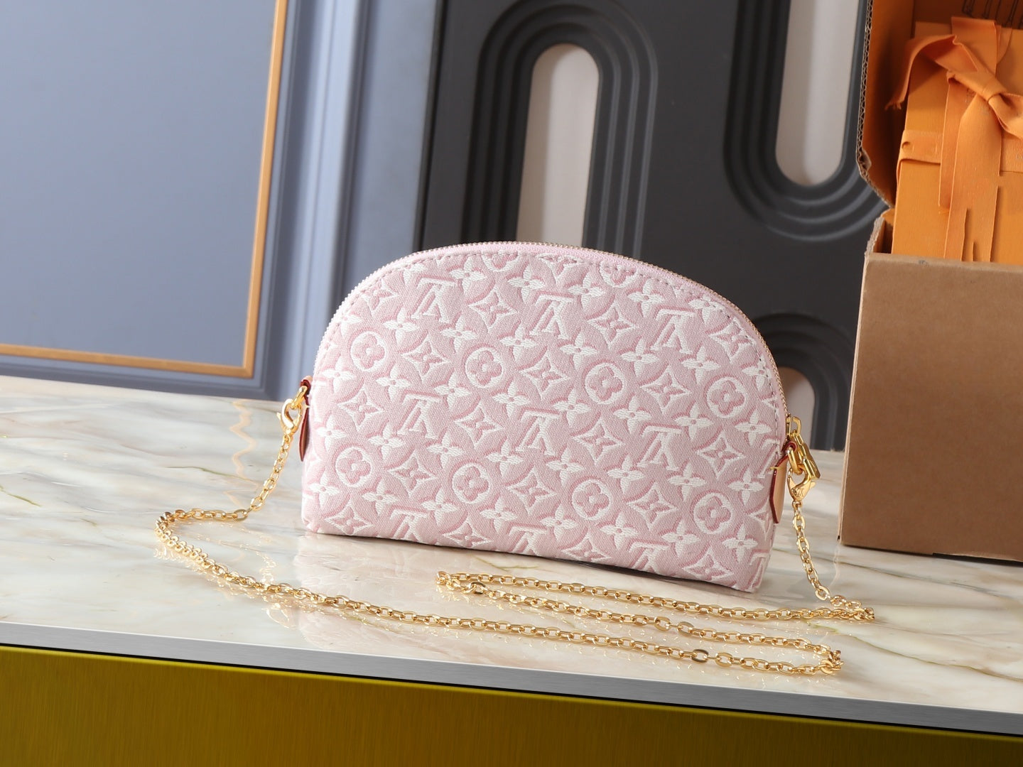 Medium makeup bag