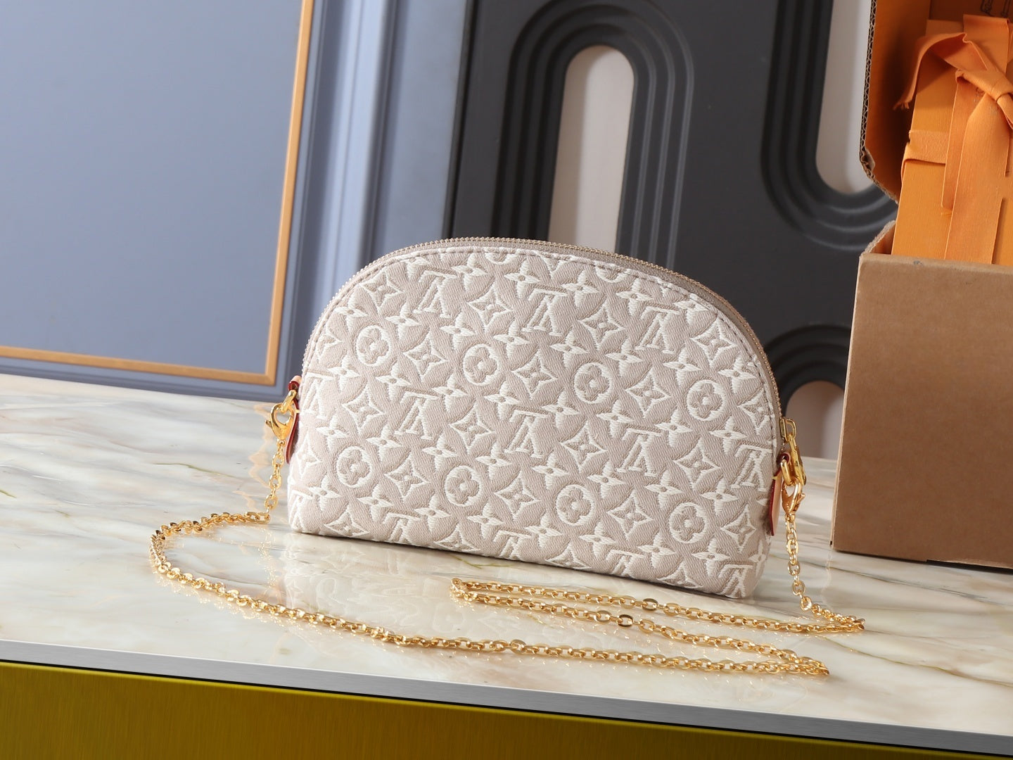 Medium makeup bag