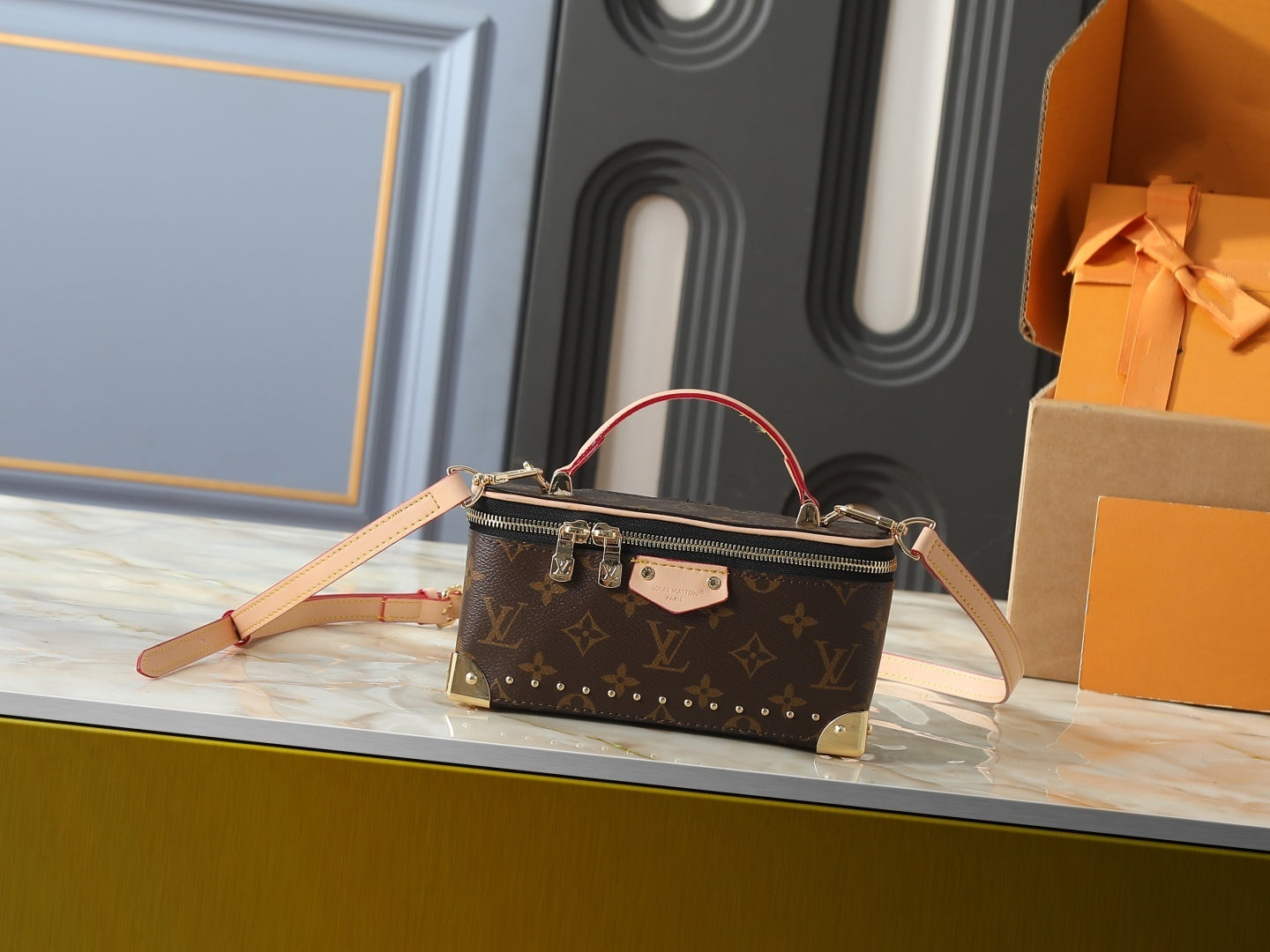 Trunk case