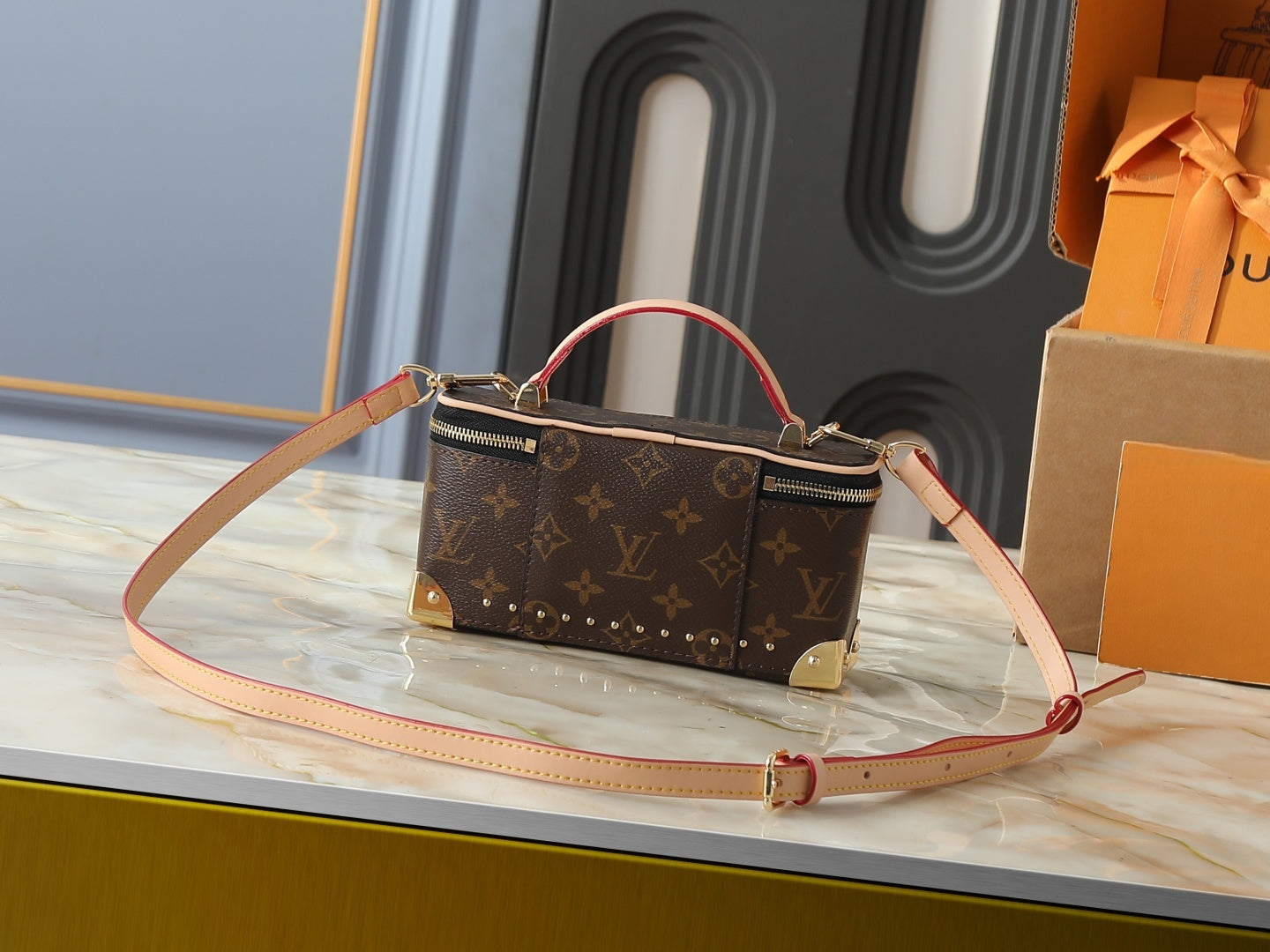 Trunk case