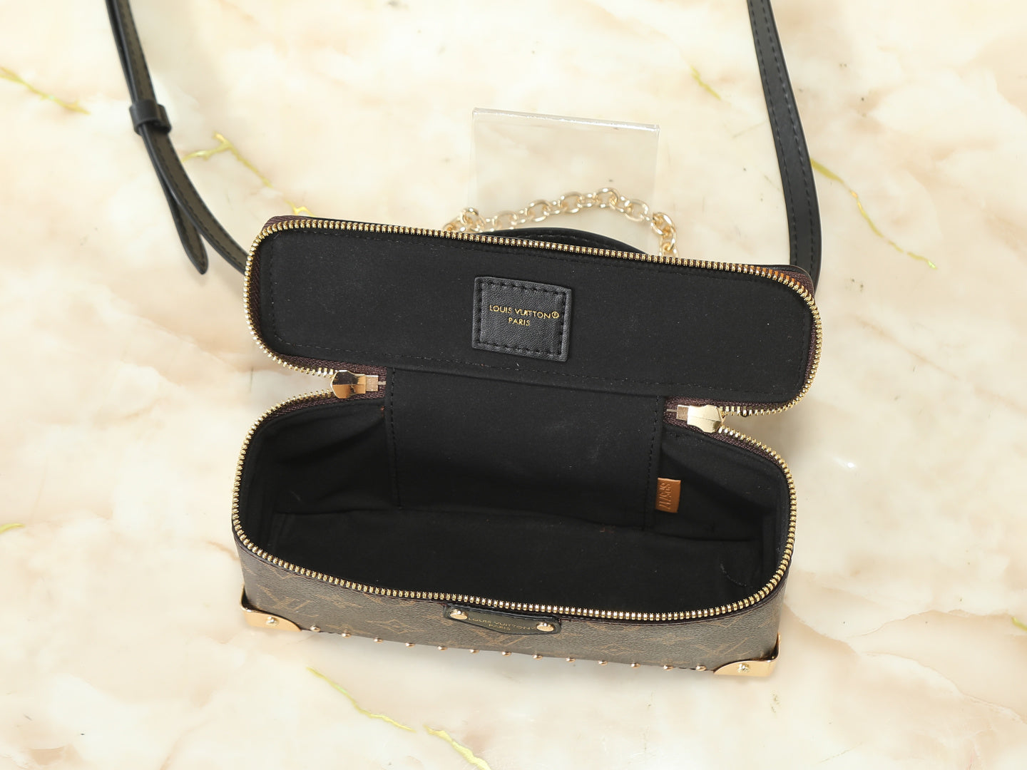 Trunk case