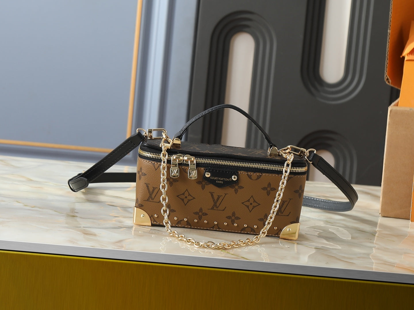 Trunk case