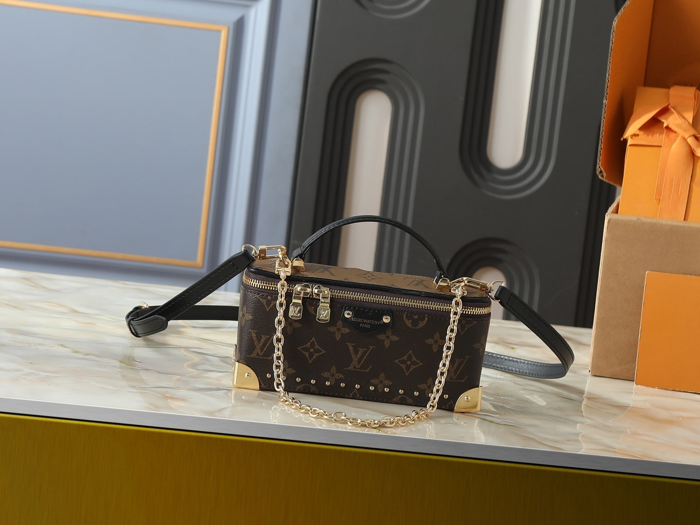 Trunk case