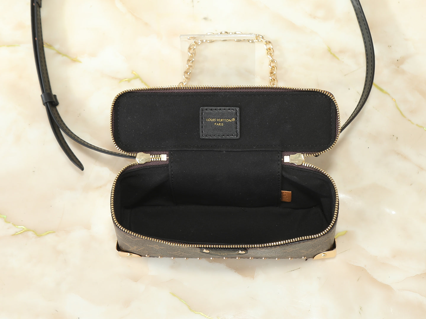 Trunk case