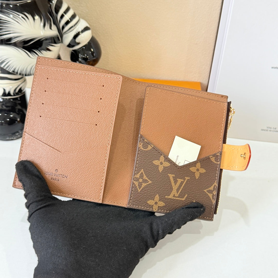Clasp Passport Holder