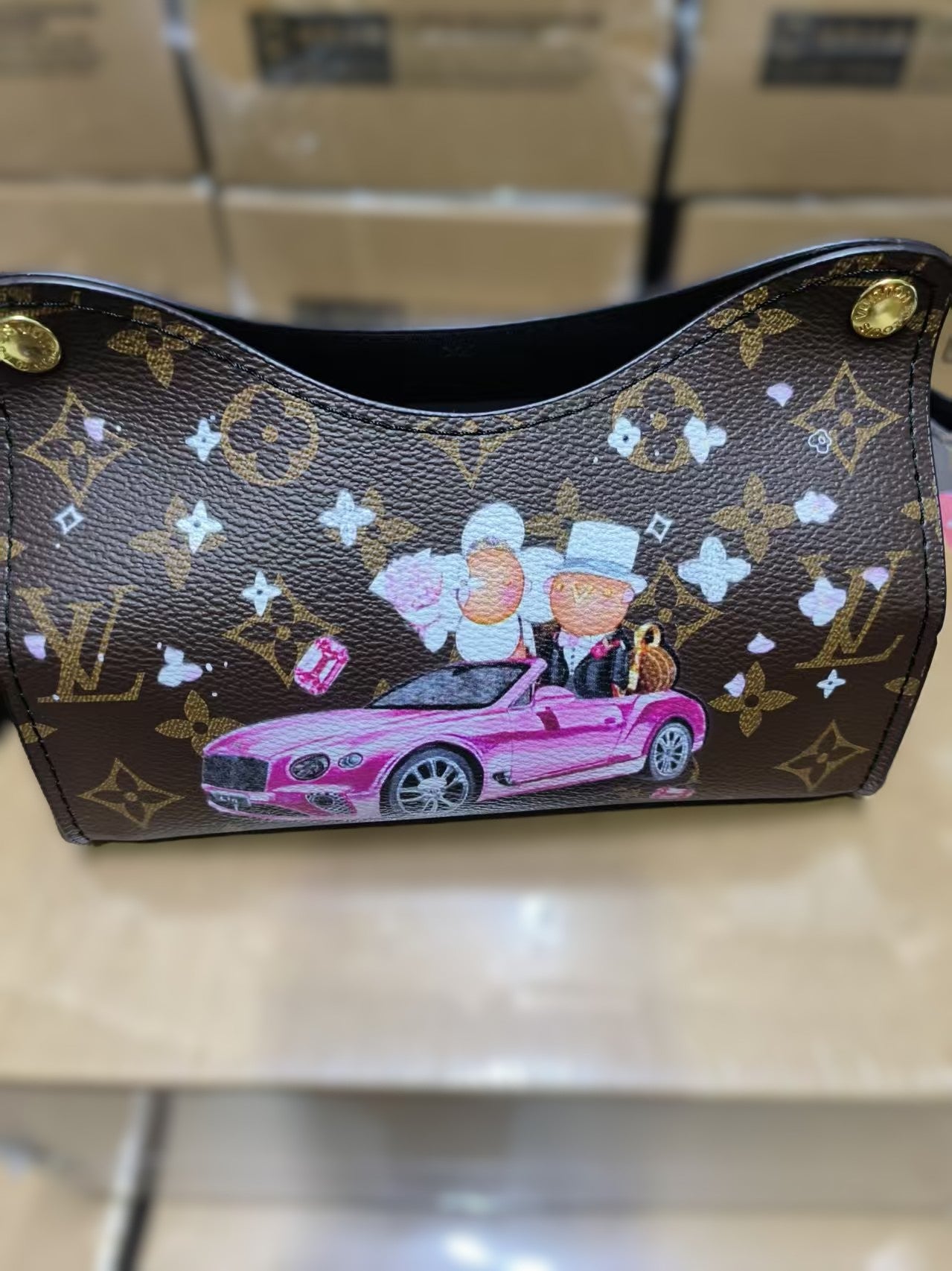 Tissue box