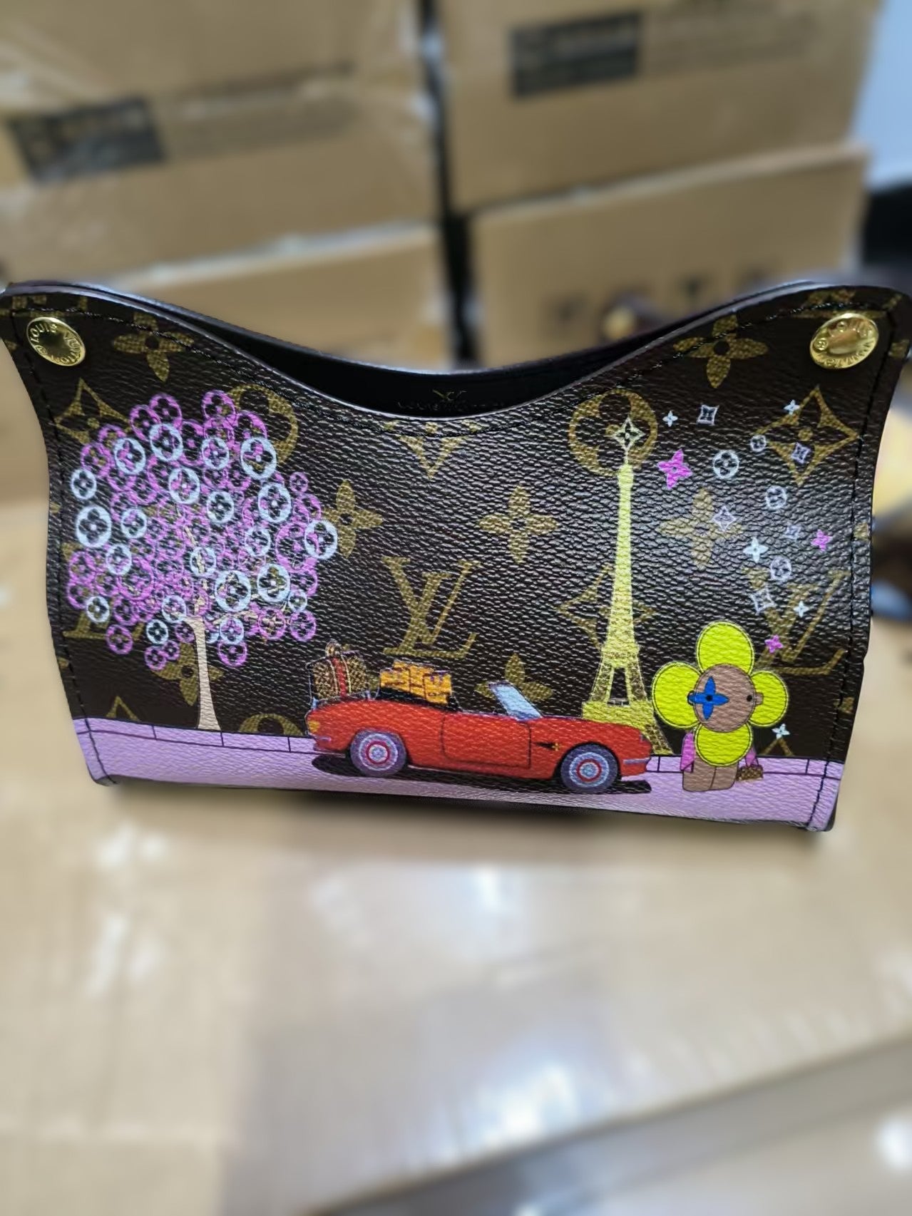 Tissue box