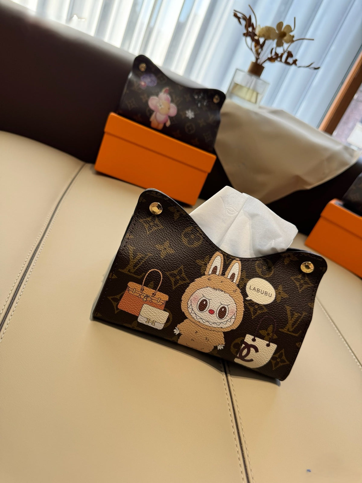 Tissue box