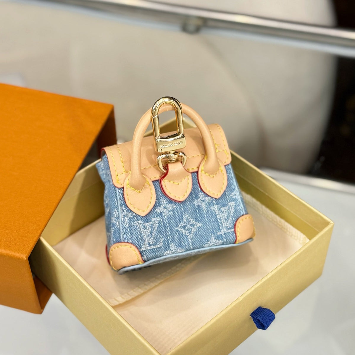 Tiny metis bag