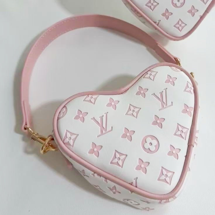 Heart shape mini bag