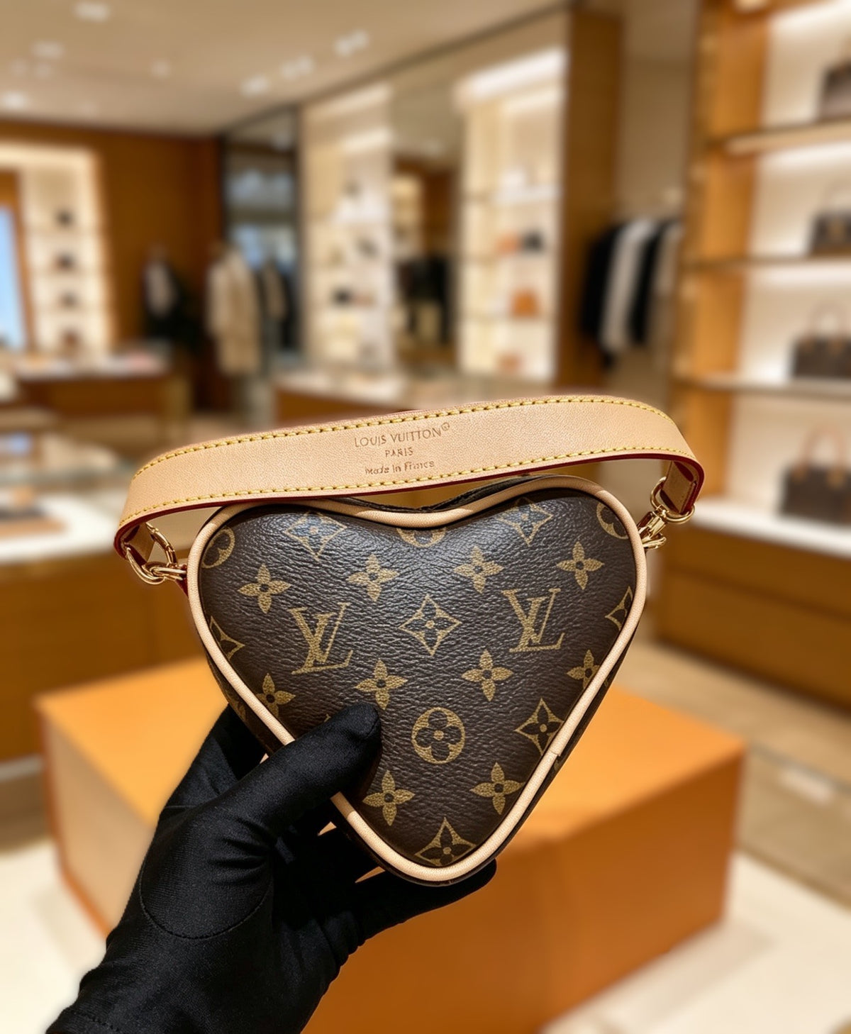 Heart shape mini bag