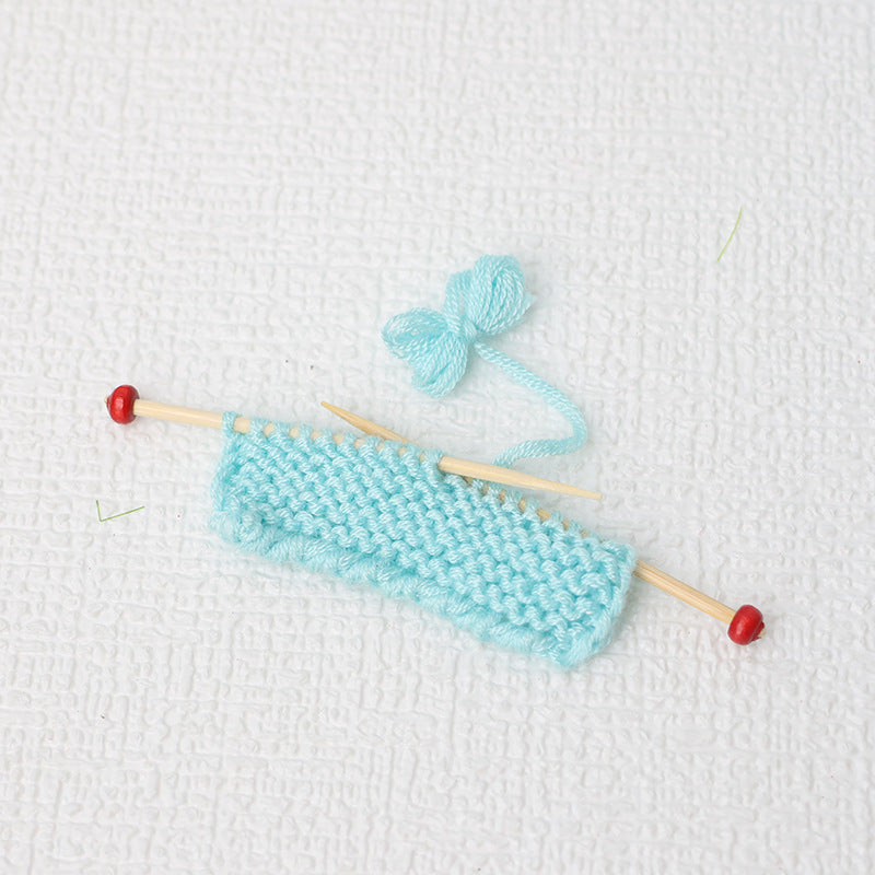 Mini knitting needles and thread Mini Yarn