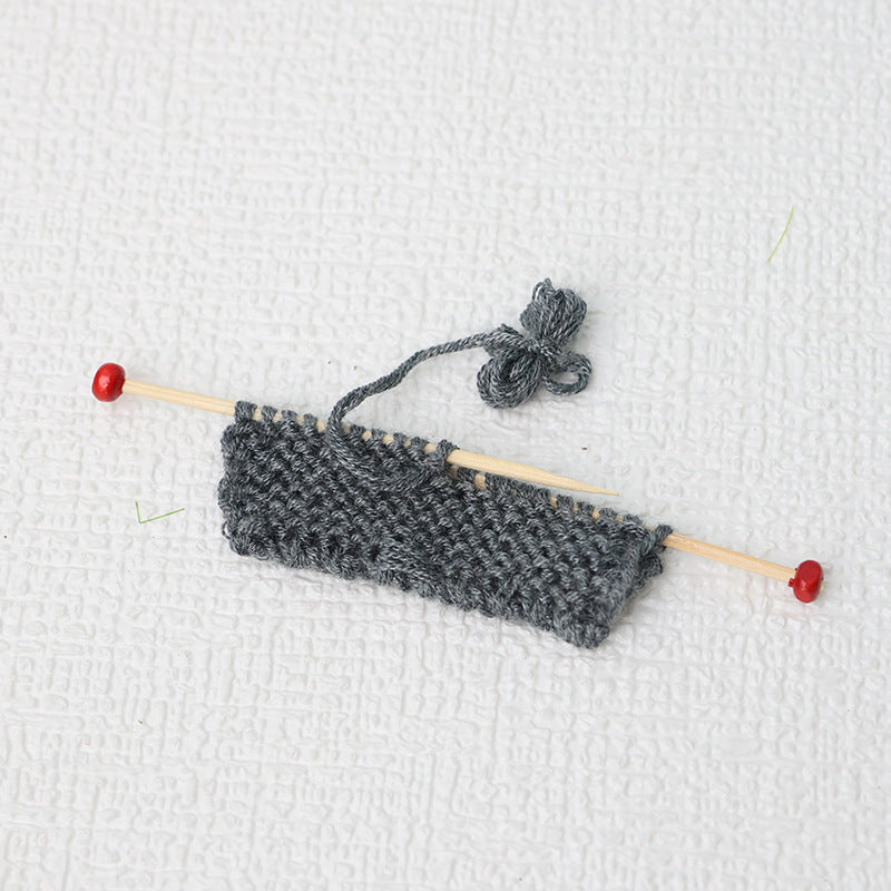 Mini knitting needles and thread Mini Yarn