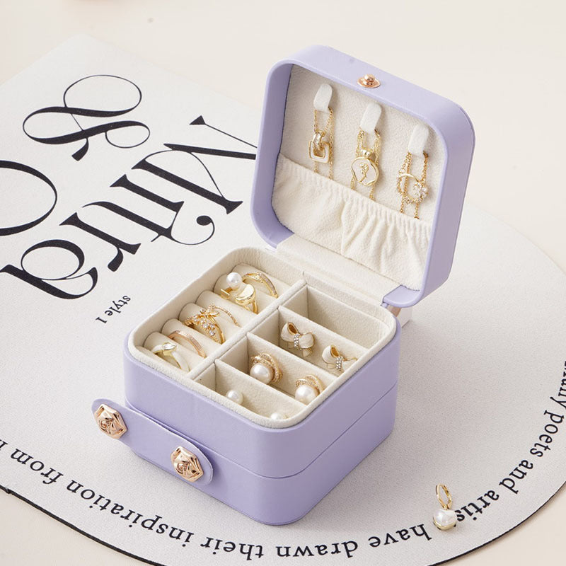 Mini portable three-layer jewelry storage box with large capacity for earrings, necklaces and rings, children’s jewelry box